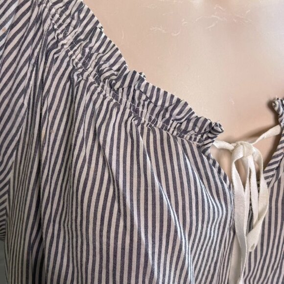 Womens Gap Peasant Blouse Gray White Strips Top Size M C - Picture 3 of 8